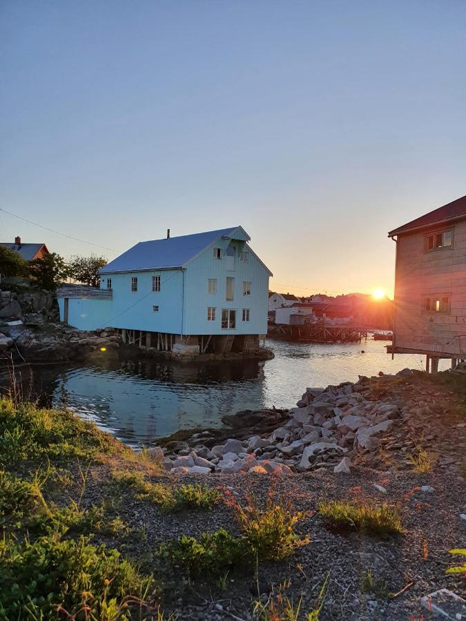 Bed and Breakfast Lysvoldbrygga Henningsvær Exterior foto