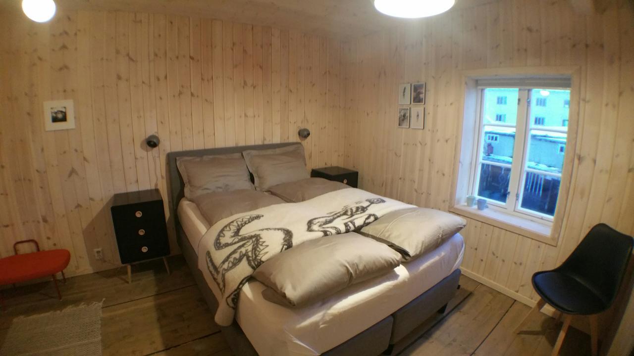 Bed and Breakfast Lysvoldbrygga Henningsvær Exterior foto